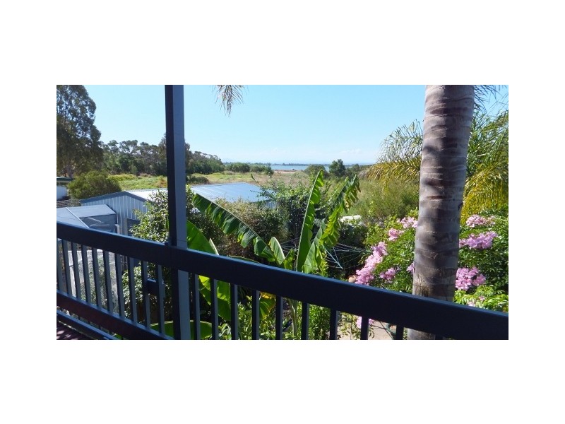 147 Bay Road, Eagle Point VIC 3878