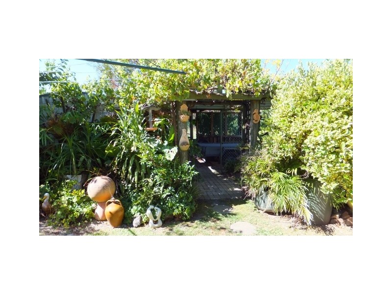 147 Bay Road, Eagle Point VIC 3878