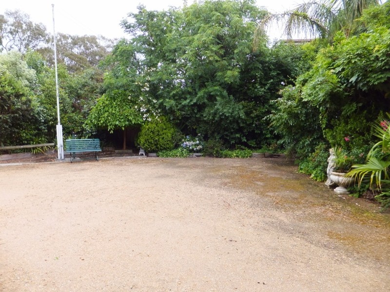 147 Bay Road, Eagle Point VIC 3878