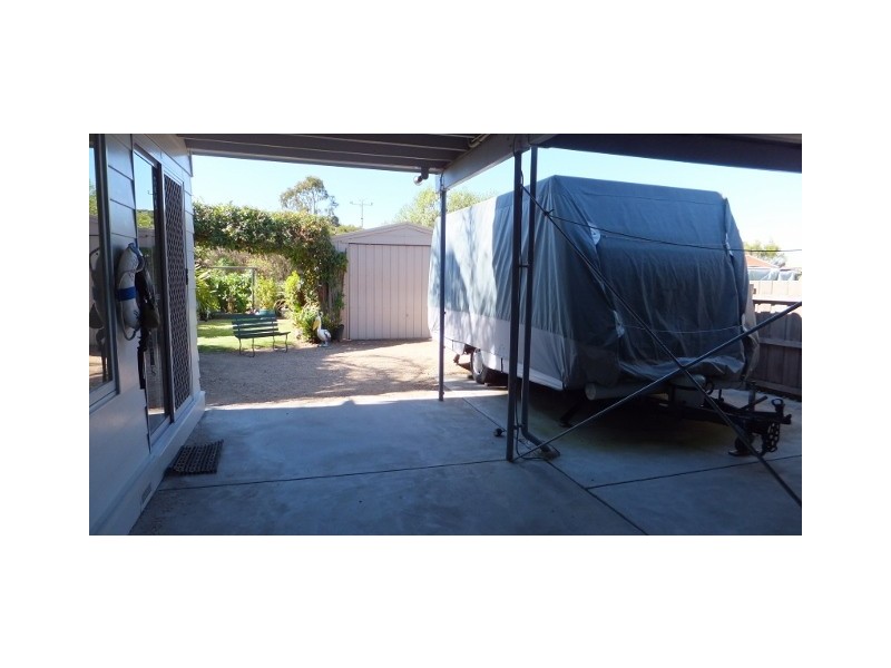 147 Bay Road, Eagle Point VIC 3878