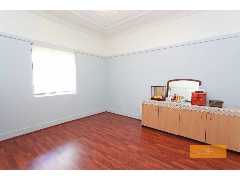 12 Elizabeth St, Campsie NSW 2194