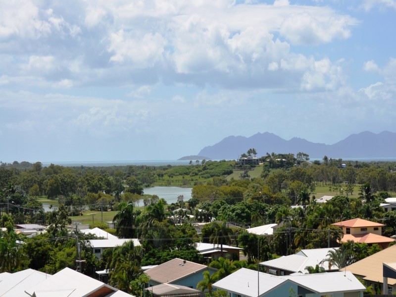 13-15 Tynwald Ave, Bowen QLD 4805