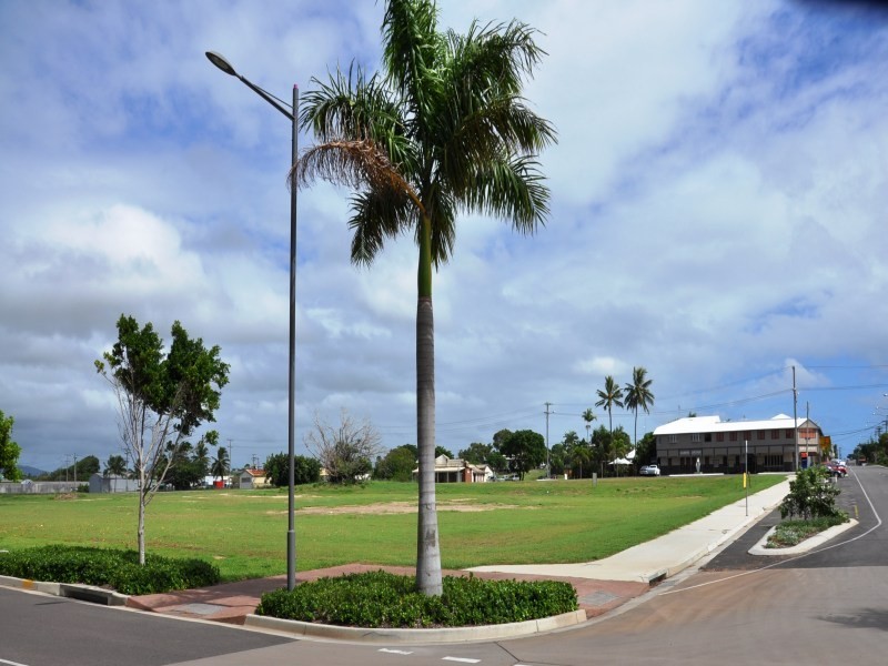 1-3 Herbert Street, Bowen QLD 4805