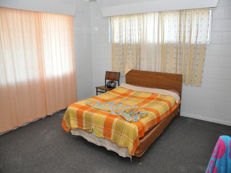 2/57 Poole street, Bowen QLD 4805