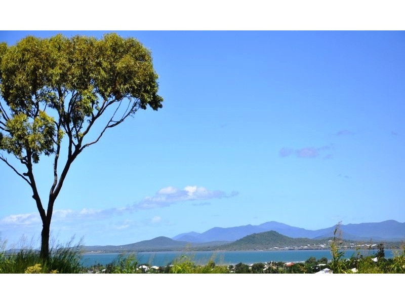 32 Tynwald Ave, Bowen QLD 4805