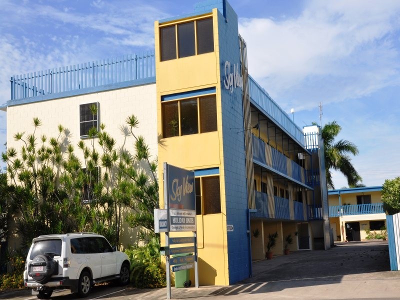 4/47 Horseshoe Bay Road, Bowen QLD 4805