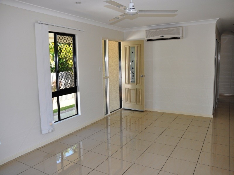 2/98A Williams Street, Bowen QLD 4805