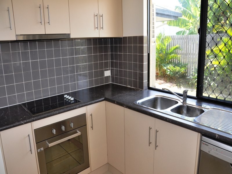 2/98A Williams Street, Bowen QLD 4805