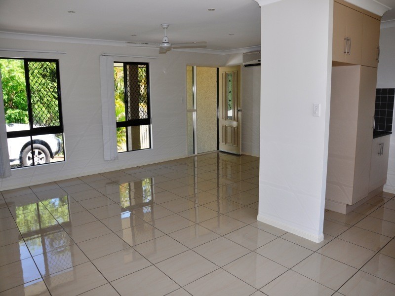 2/98A Williams Street, Bowen QLD 4805