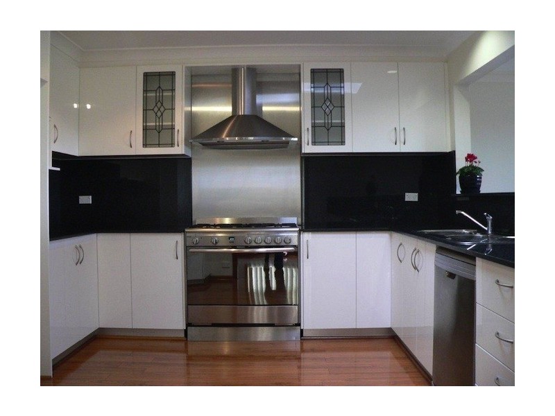 2 Darly Ave, Kanahooka NSW 2530