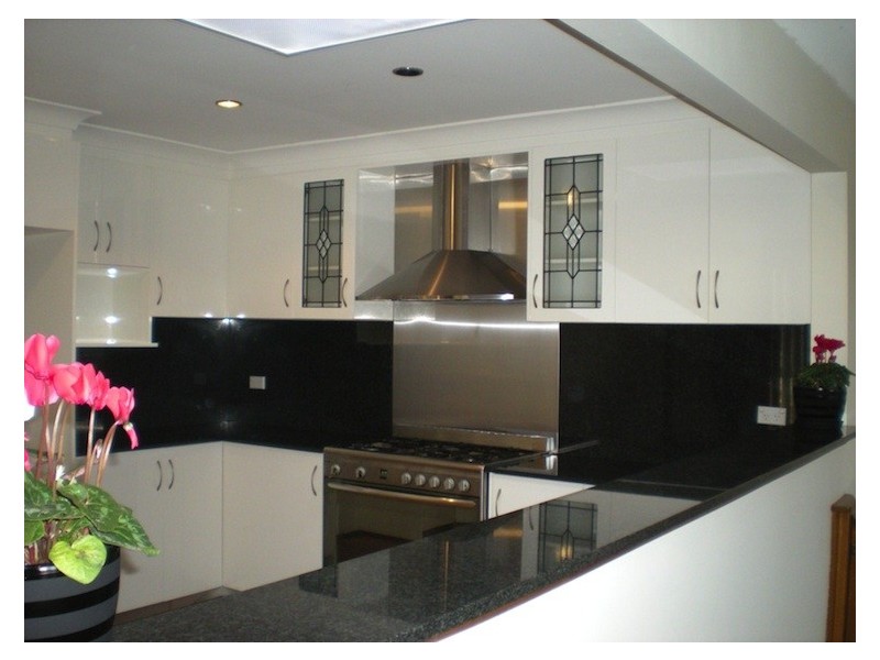 2 Darly Ave, Kanahooka NSW 2530