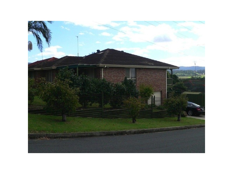 2 Darly Ave, Kanahooka NSW 2530