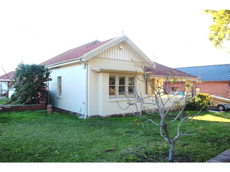 35 Clarke St, Earlwood NSW 2206