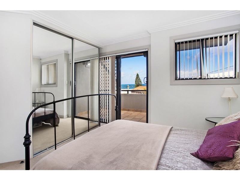 3/50 Carrington Parade, Curl Curl NSW 2096