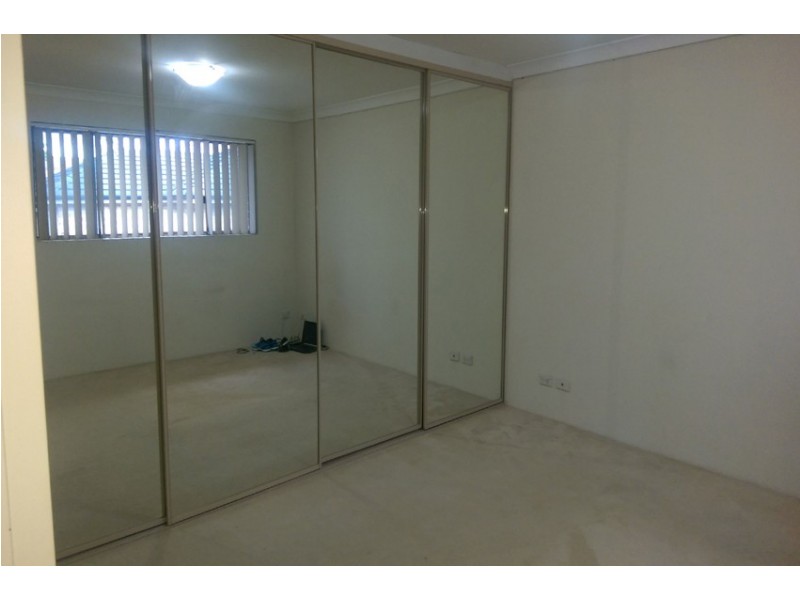 8/34-36 Henry Street, Guildford NSW 2161