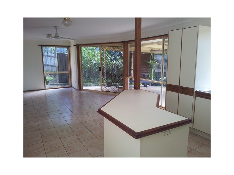 15 San Cristobal Place, Pacific Pines QLD 4211
