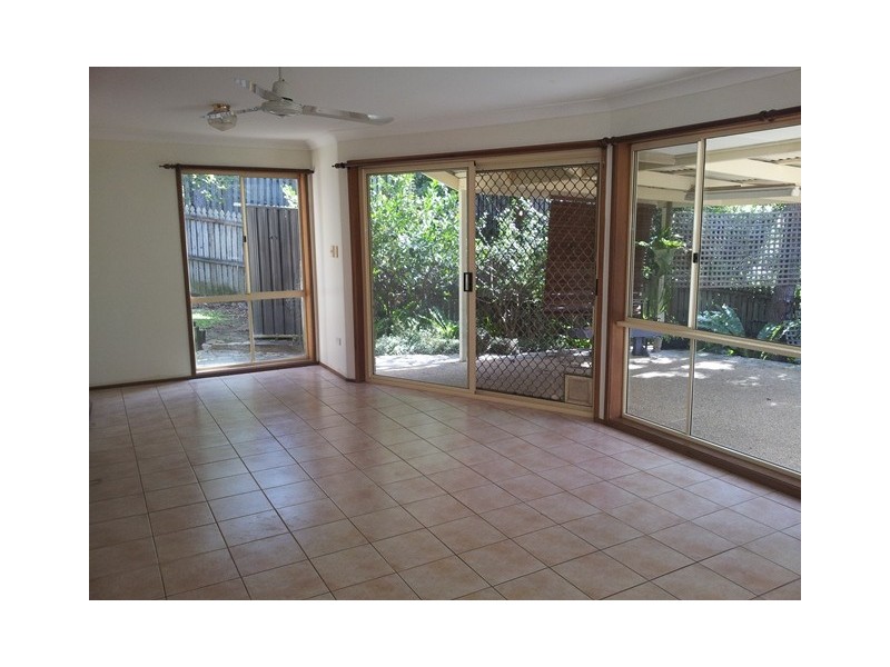 15 San Cristobal Place, Pacific Pines QLD 4211