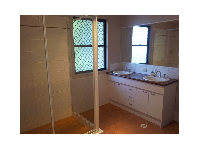 1/260 Oxley Drive, Coombabah QLD 4216