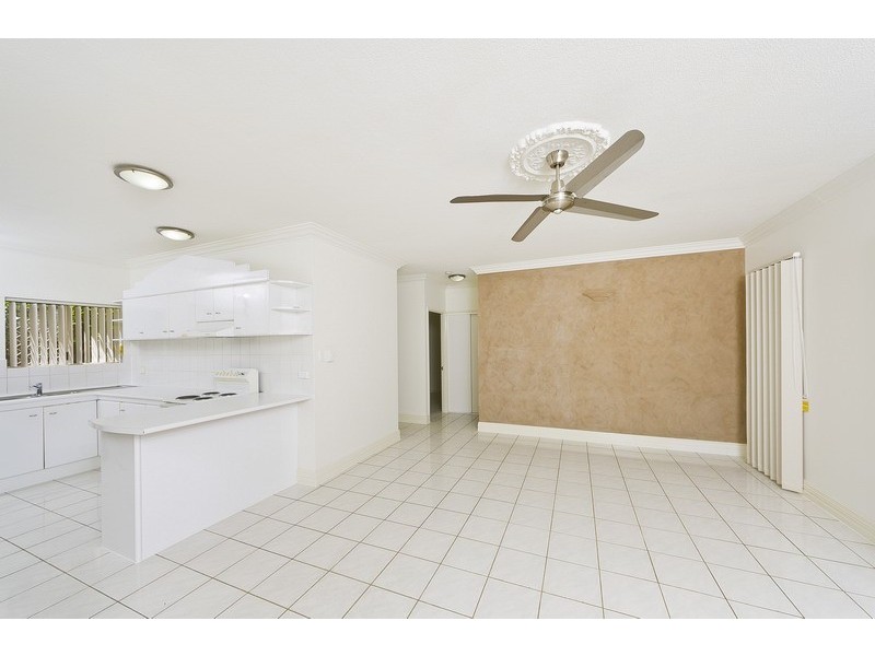 4/2-4 Springfield Crescent, Manoora QLD 4870