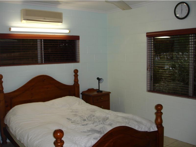 6 Barellan Close, Caravonica QLD 4878