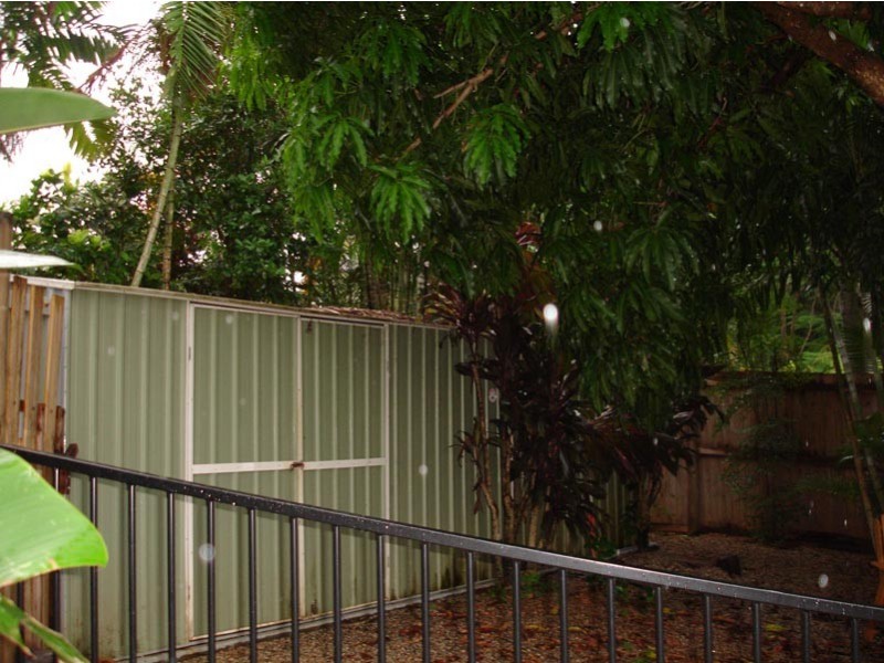 6 Barellan Close, Caravonica QLD 4878