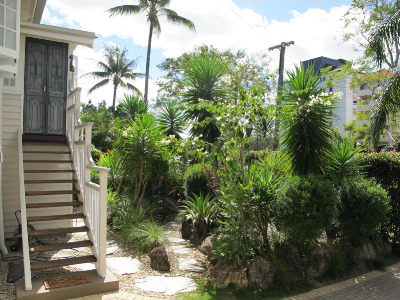 323 Lake Street, Cairns North QLD 4870