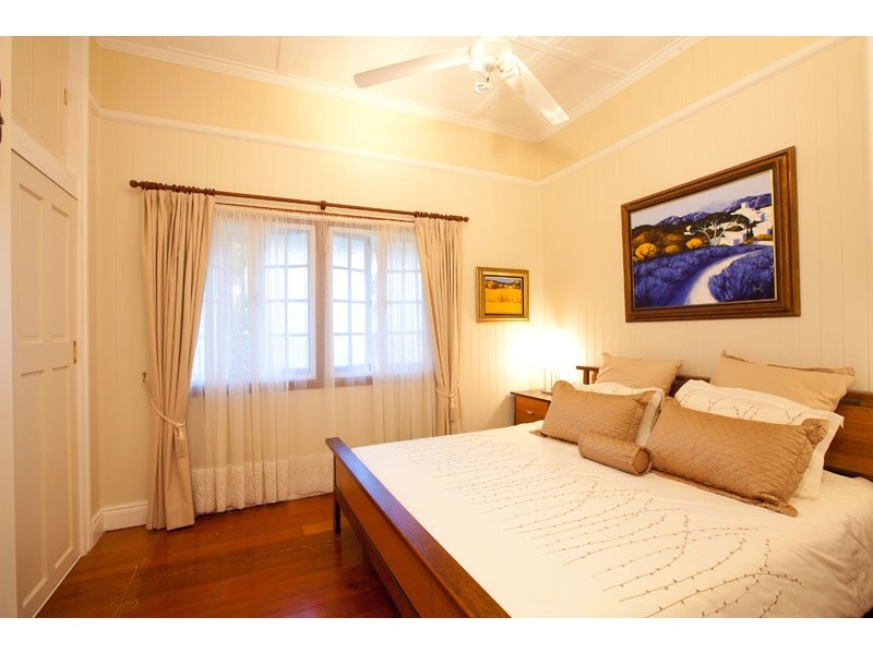323 Lake Street, Cairns North QLD 4870