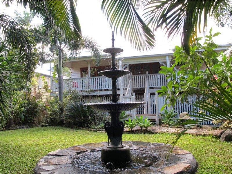 323 Lake Street, Cairns North QLD 4870