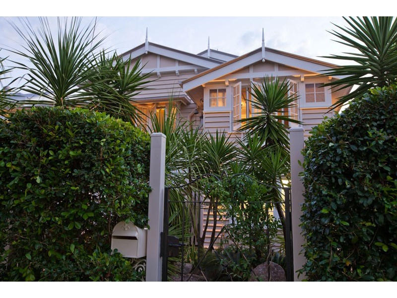 323 Lake Street, Cairns North QLD 4870