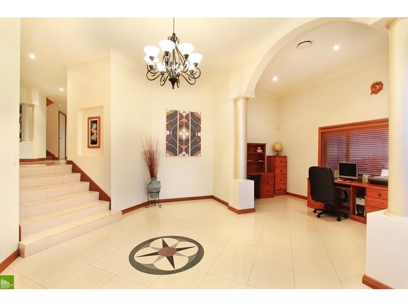 47 Whimbrel Avenue, Lake Heights NSW 2502