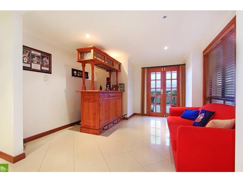 47 Whimbrel Avenue, Lake Heights NSW 2502