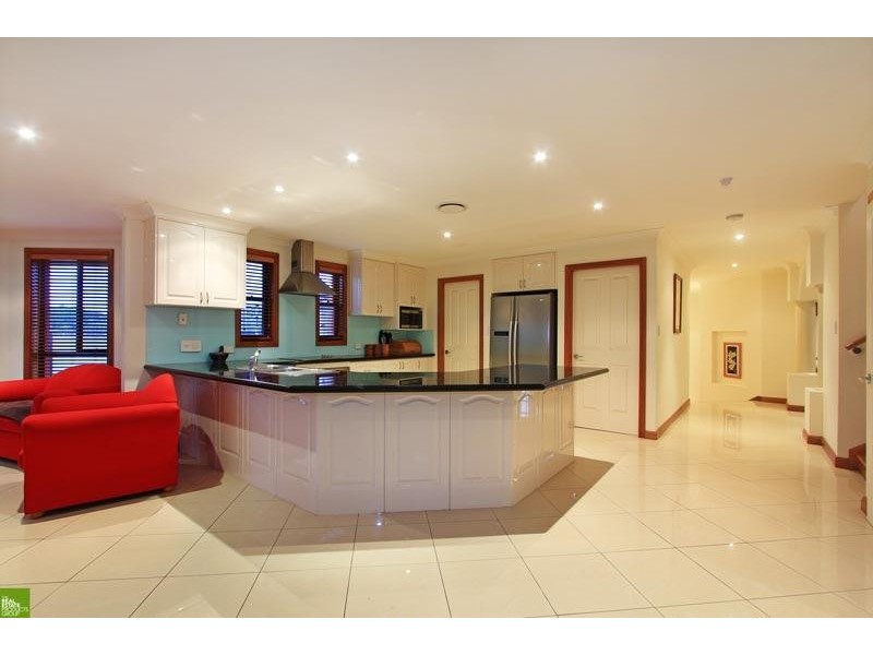 47 Whimbrel Avenue, Lake Heights NSW 2502