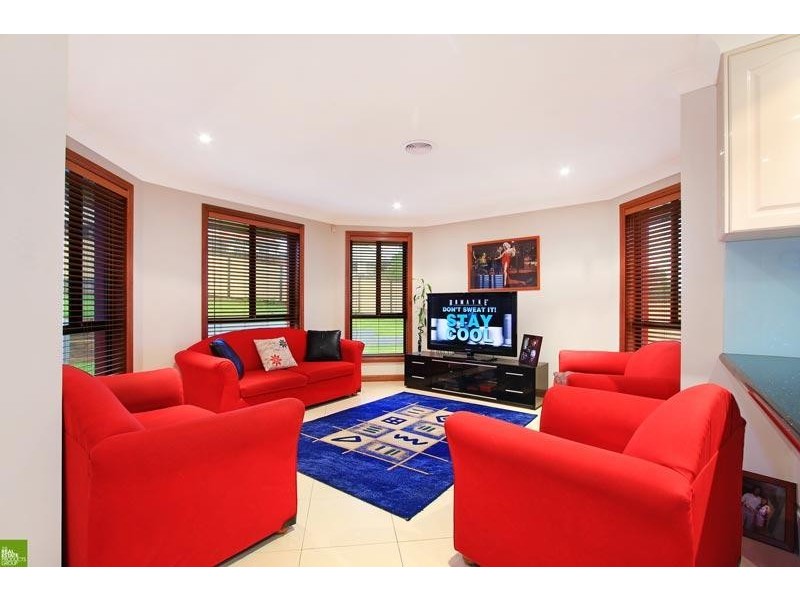 47 Whimbrel Avenue, Lake Heights NSW 2502