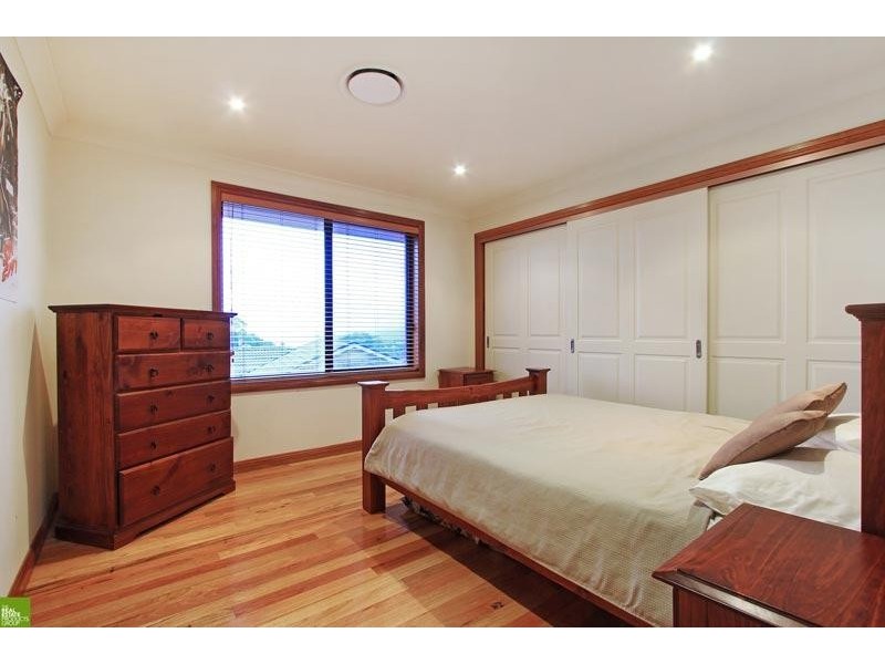 47 Whimbrel Avenue, Lake Heights NSW 2502