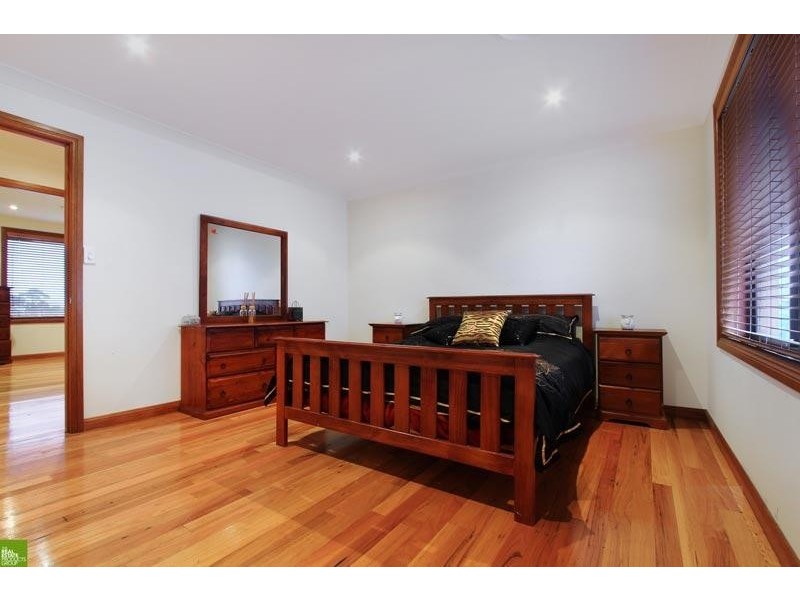 47 Whimbrel Avenue, Lake Heights NSW 2502