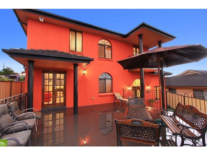 47 Whimbrel Avenue, Lake Heights NSW 2502