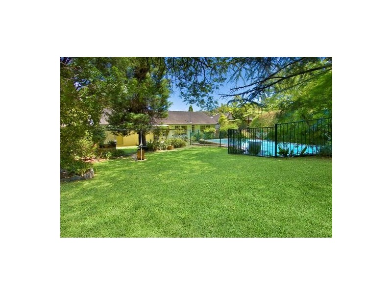 36 Shinfield Avenue, St Ives NSW 2075