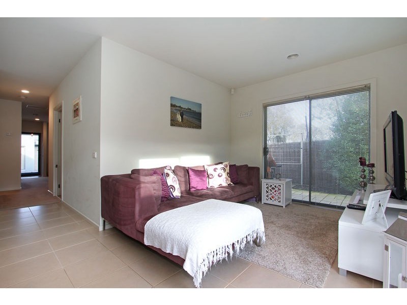 9/110 Bungower Road, Mornington VIC 3931