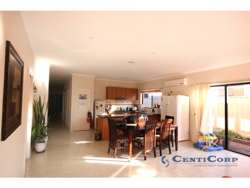 11 Broadway, Caroline Springs VIC 3023