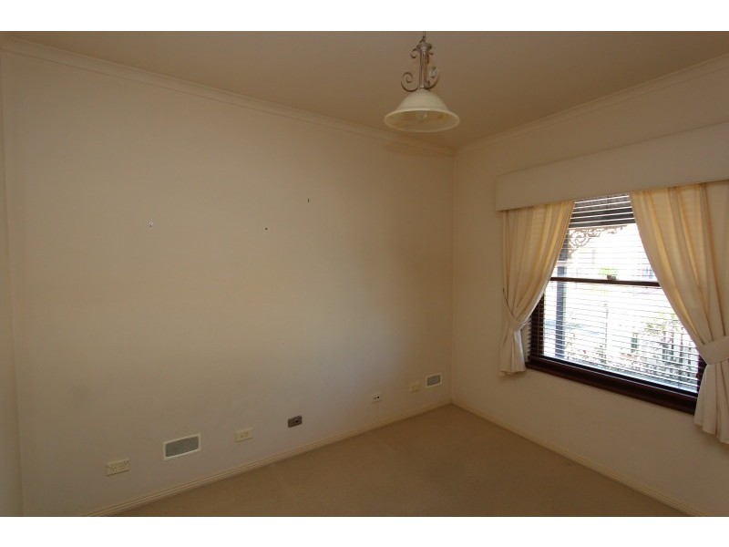 19 Innes Crescent, Mawson Lakes SA 5095