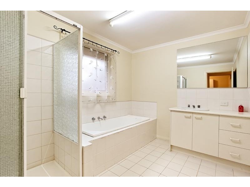 49 Ruthven Way, Ringwood East VIC 3135