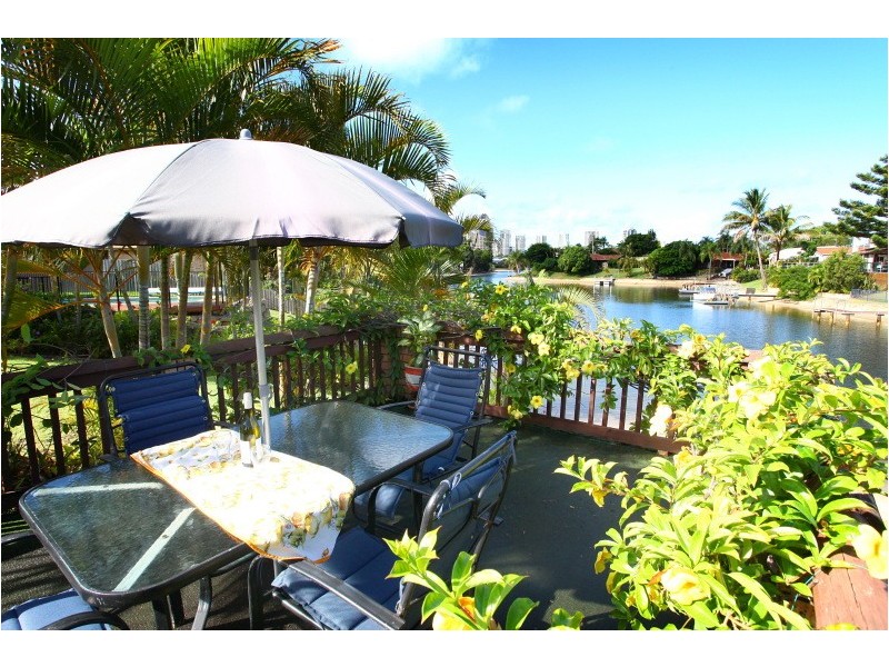 42 Cocos Cres, Broadbeach Waters QLD 4218