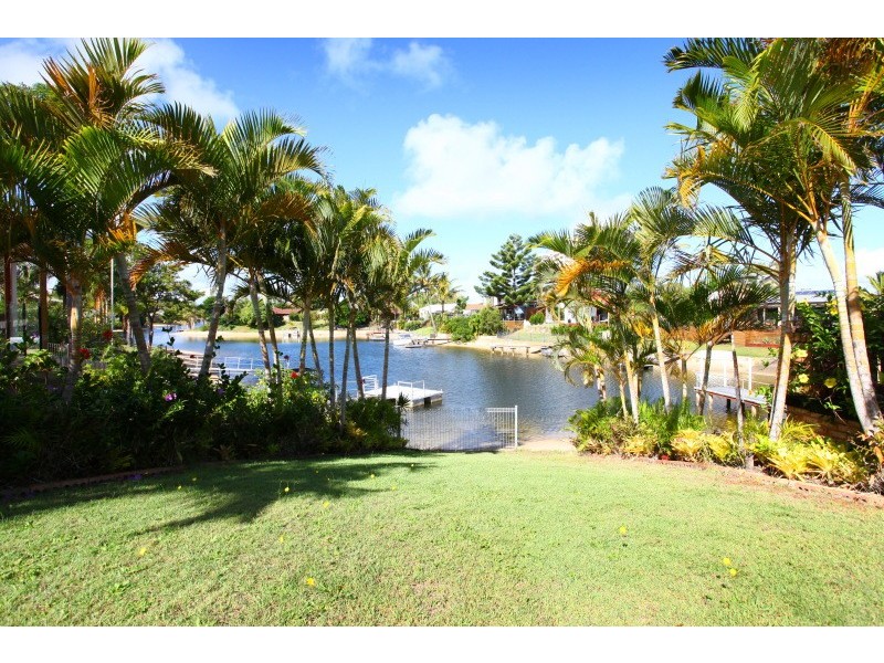 42 Cocos Cres, Broadbeach Waters QLD 4218