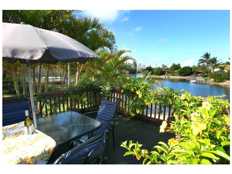 42 Cocos Cres, Broadbeach Waters QLD 4218