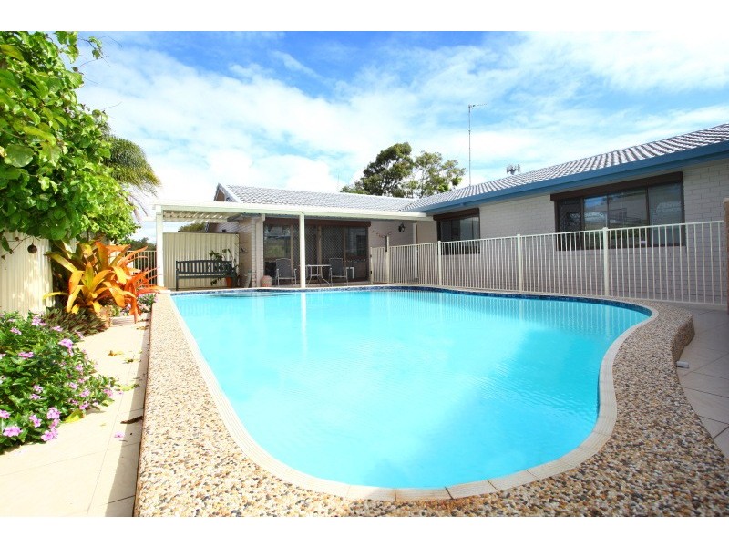 84 Markeri Street, Mermaid Waters QLD 4218