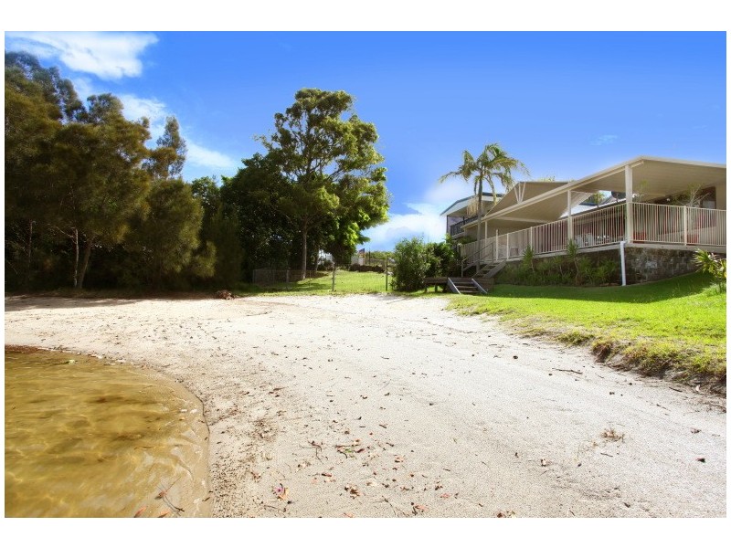 84 Markeri Street, Mermaid Waters QLD 4218