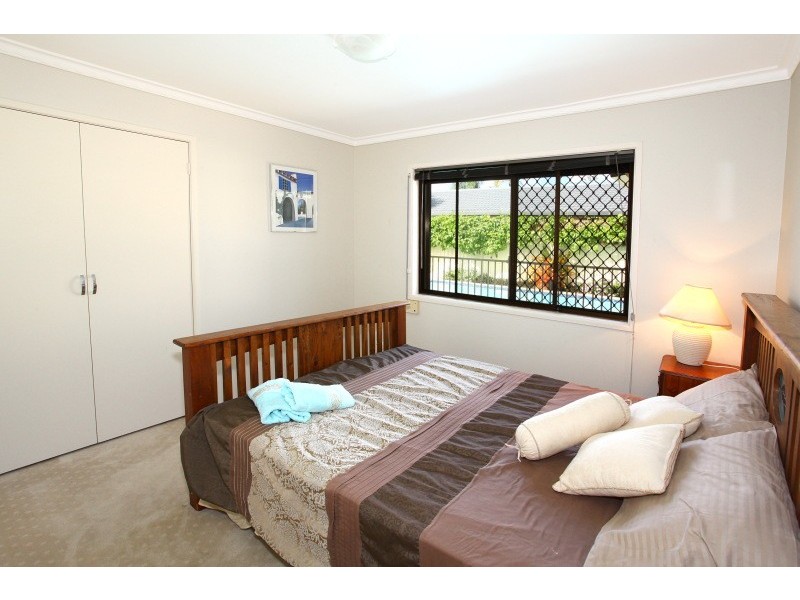 84 Markeri Street, Mermaid Waters QLD 4218