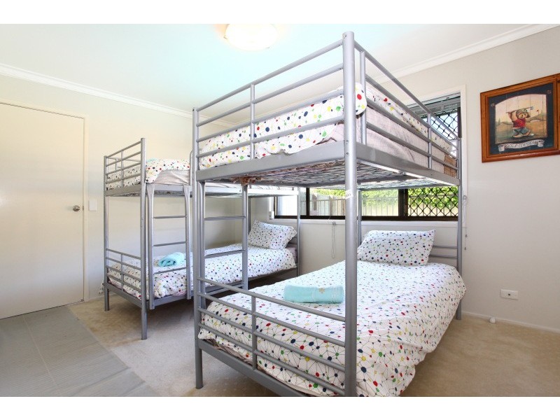 84 Markeri Street, Mermaid Waters QLD 4218