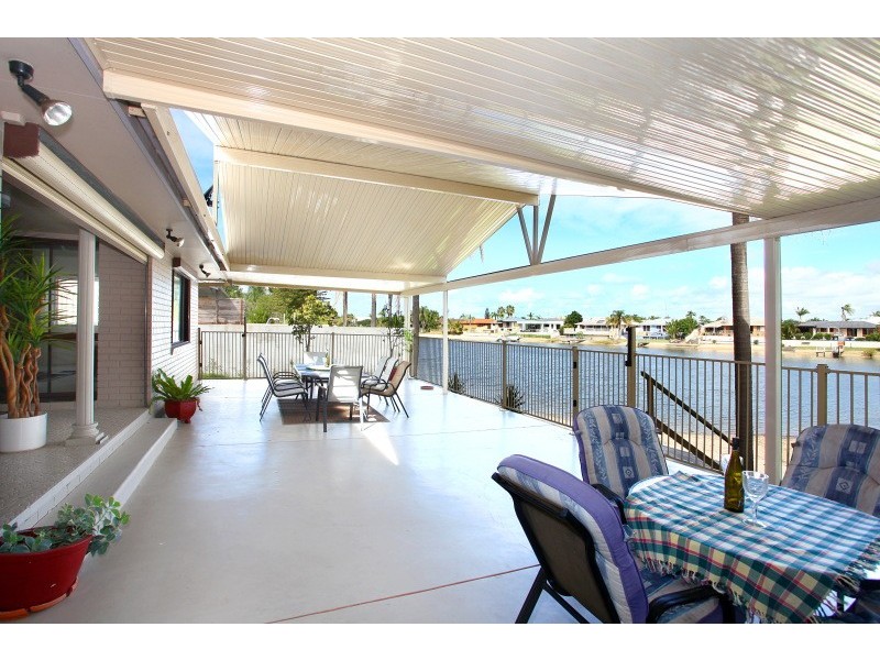 84 Markeri Street, Mermaid Waters QLD 4218