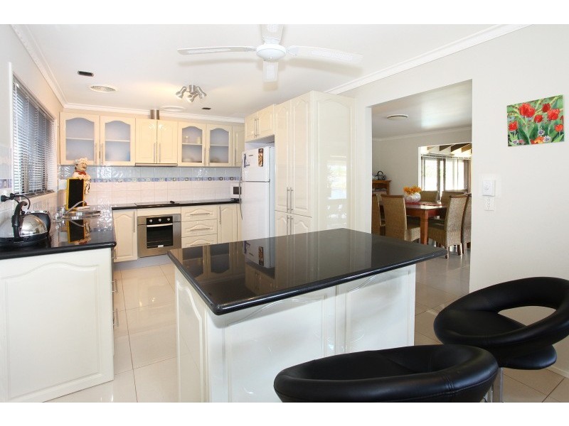 84 Markeri Street, Mermaid Waters QLD 4218